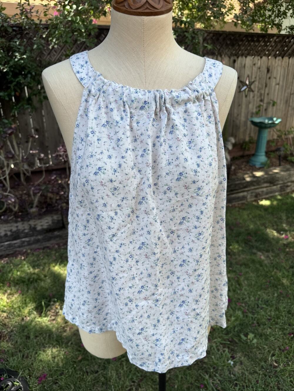 Rachel Zoe Linen Tank Top M White Blue Pink Floral Sleeveless Round Neck